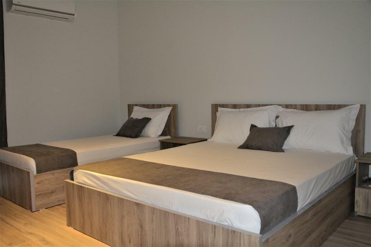 Hotel Vila Nino Berat Exterior photo