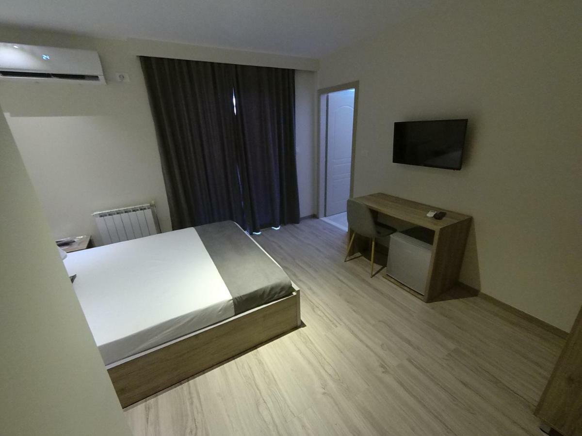 Hotel Vila Nino Berat Exterior photo
