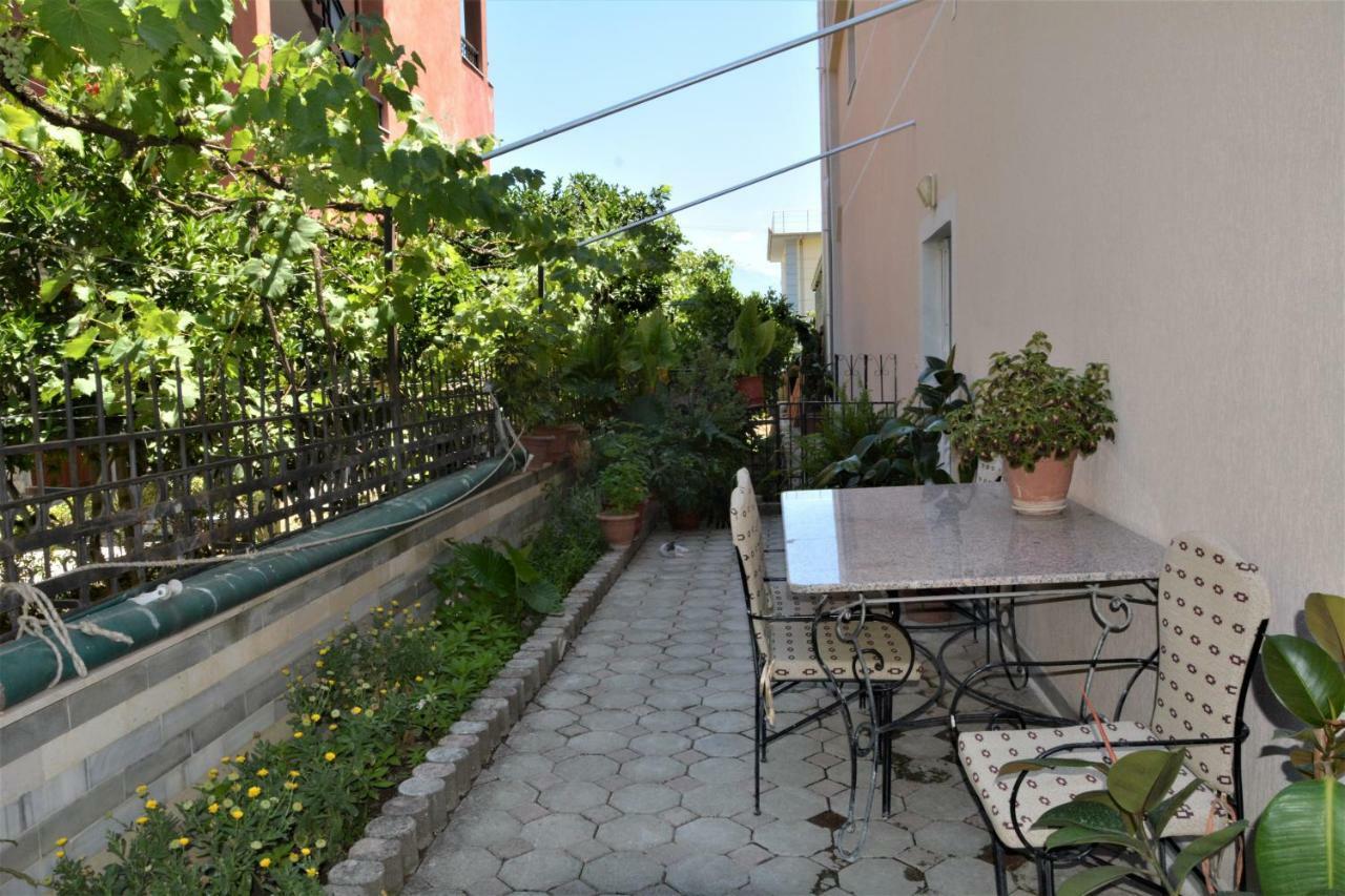 Hotel Vila Nino Berat Exterior photo