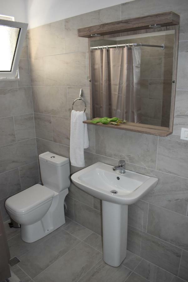Hotel Vila Nino Berat Exterior photo